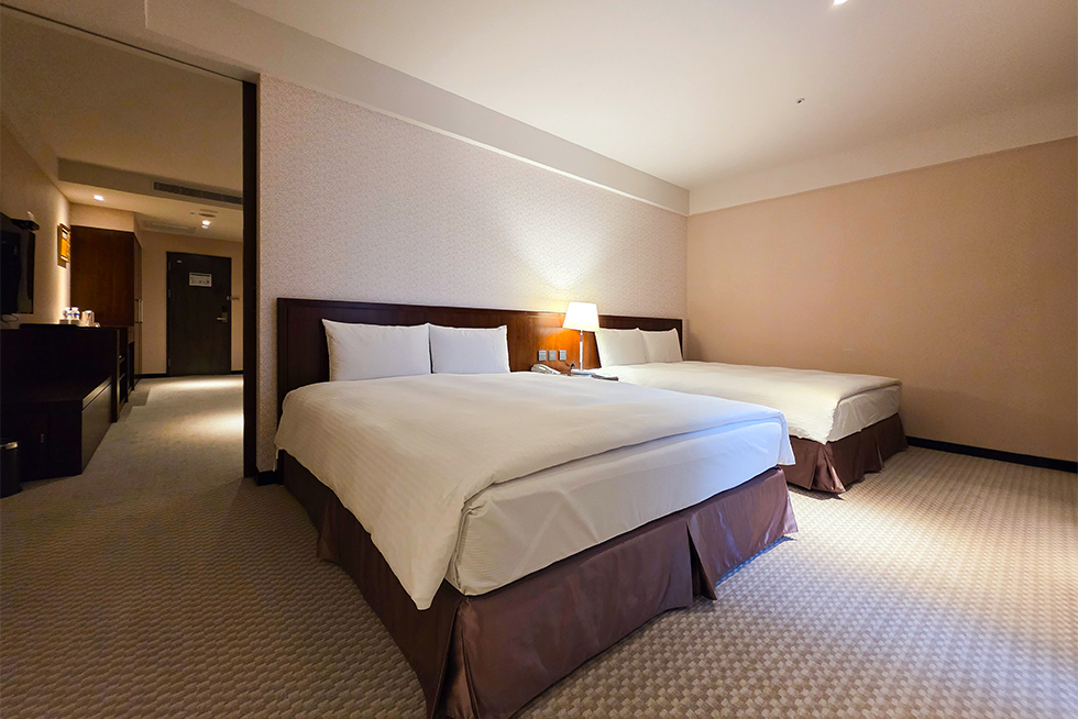 雀客旅館 台中來來-歡享雀客家庭套房(陽台)